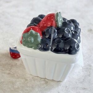 Target Ceramic Berry Basket with Lid Mug